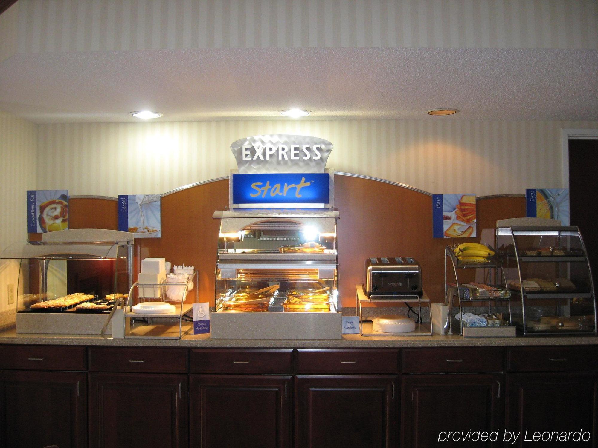 Holiday Inn Express - Rensselaer, An Ihg Hotel Restaurant photo