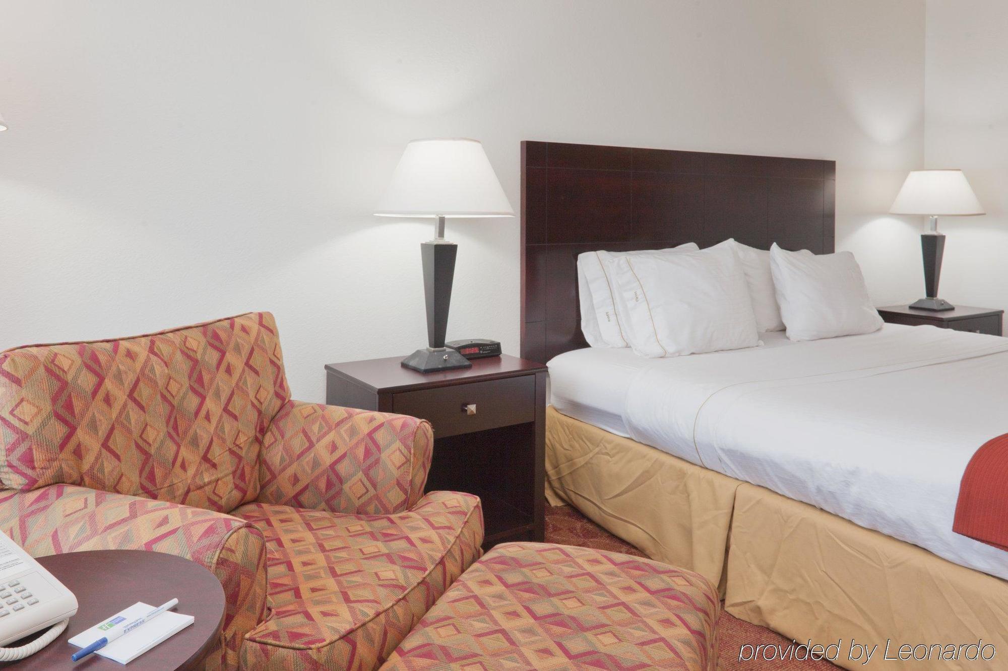 Holiday Inn Express - Rensselaer, An Ihg Hotel Room photo